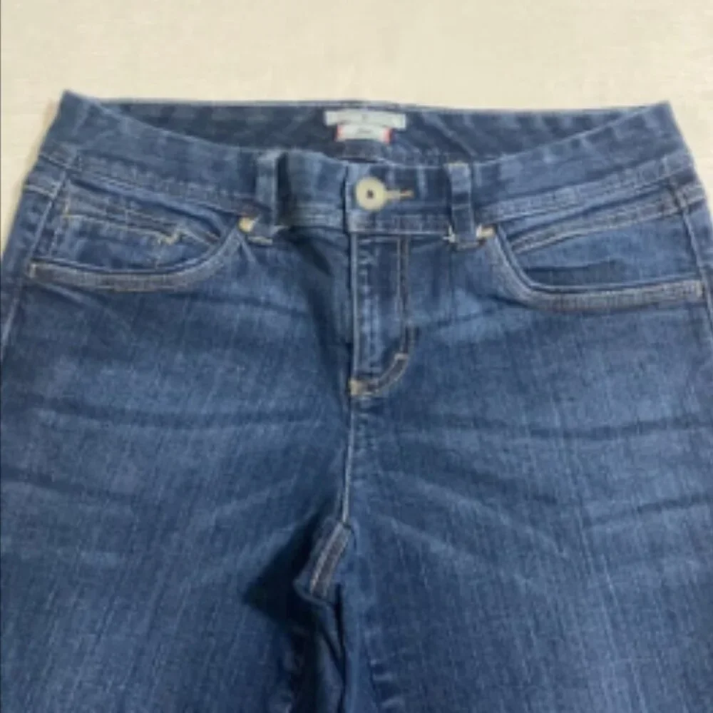 TOMMY HILFIGER Spirit Mid Rise & Skinny Leg Blue Jeans w Gold Embroidery Size 8